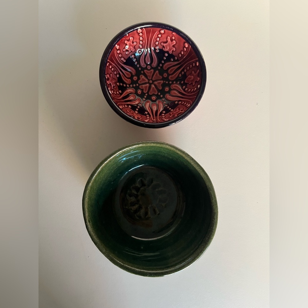 Handcrafted Red and Green Ceramic Bowls 
Set of 2